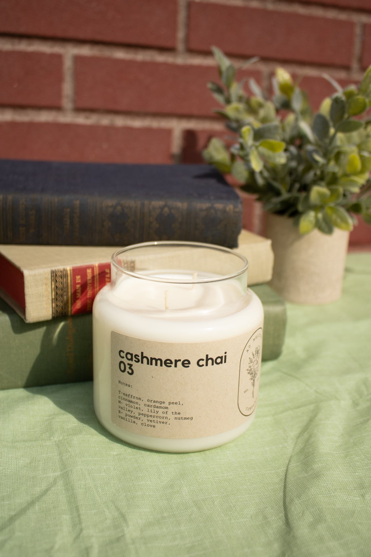Cashmere Chai 16oz Apothecary Jar